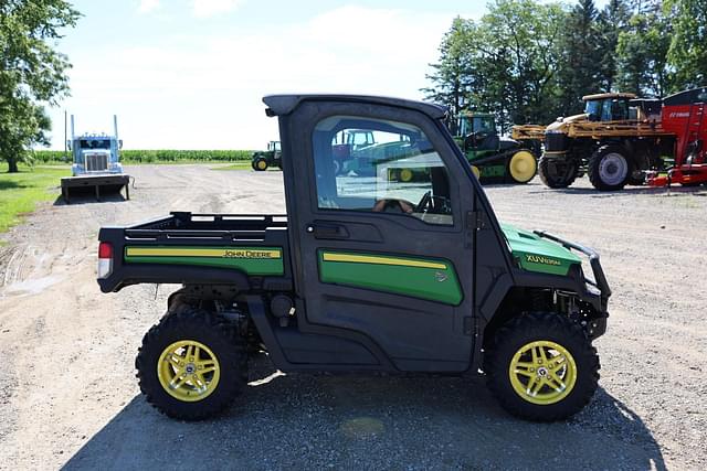 Image of John Deere XUV 835M equipment image 3