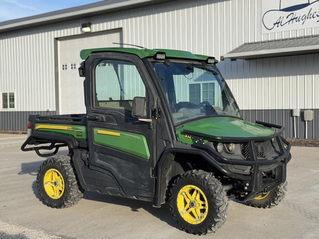 Image of John Deere XUV 835R equipment image 1