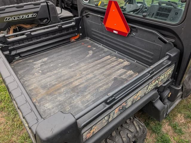 Image of John Deere XUV 835M equipment image 4