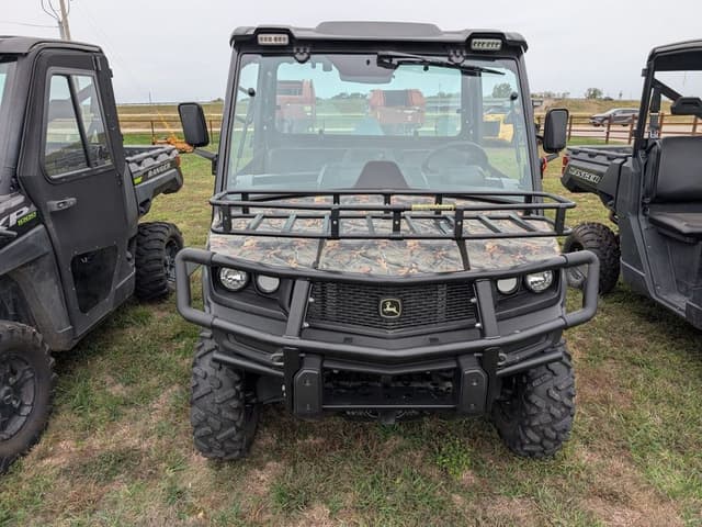 Image of John Deere XUV 835M equipment image 1