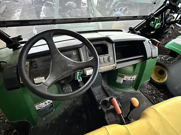 Image of John Deere HPX815E equipment image 4