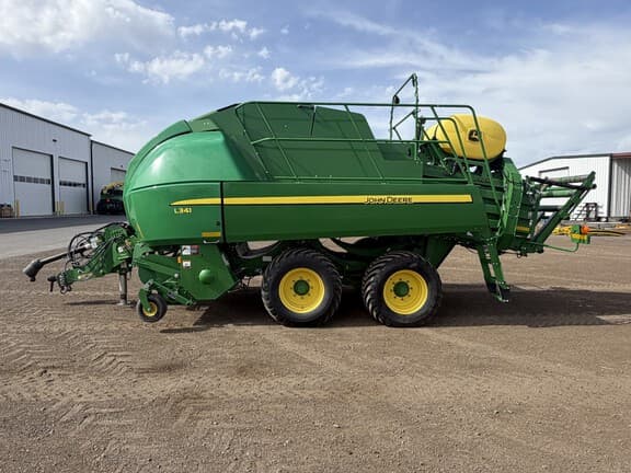 Image of John Deere L341 equipment image 1