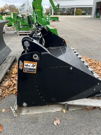 Image of John Deere MP72B equipment image 4