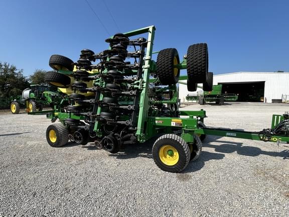 Image of John Deere N530C equipment image 2