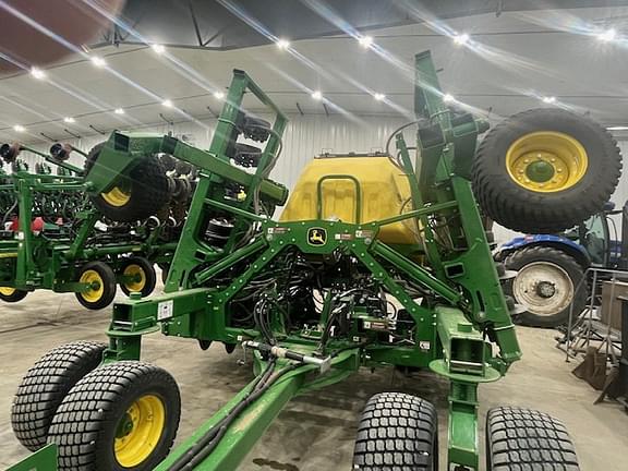 Image of John Deere N530C equipment image 1