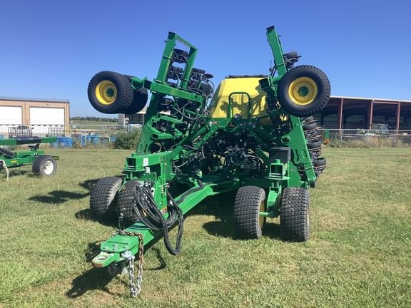 2020 John Deere N530C Equipment Image0