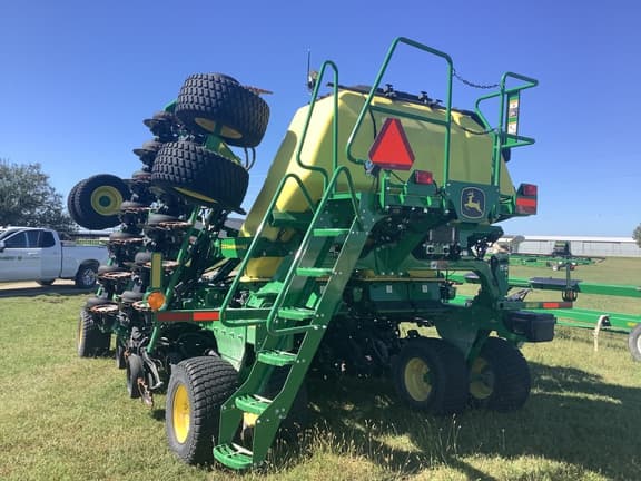 Image of John Deere N530C equipment image 4