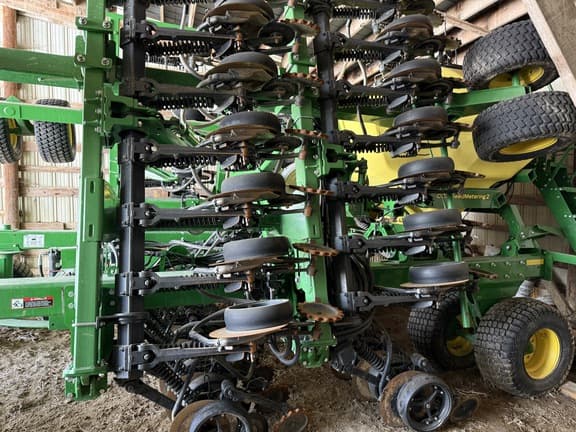 Image of John Deere N530C equipment image 3