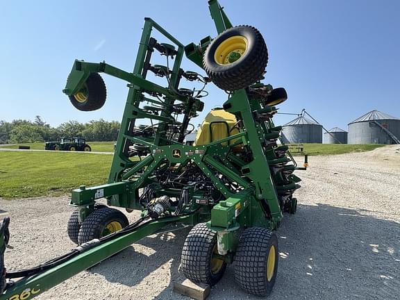 Image of John Deere N536C Primary image