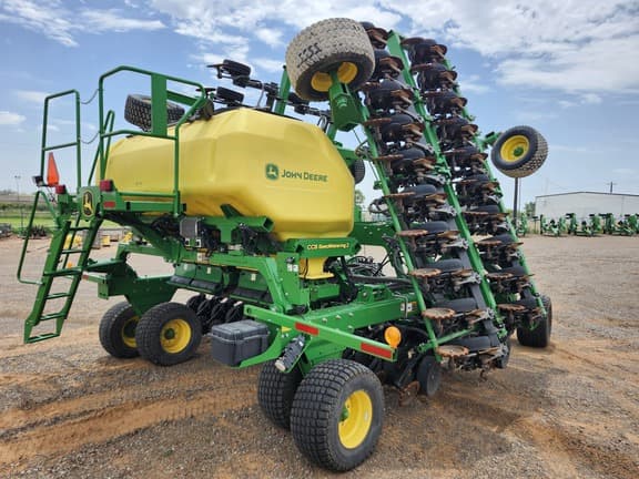 Image of John Deere N540C equipment image 4
