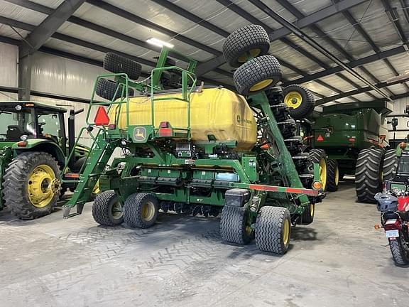 Image of John Deere N540C equipment image 1