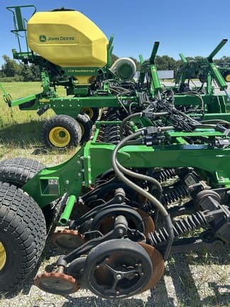 Image of John Deere N540C equipment image 4