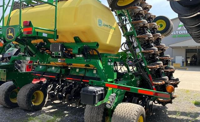 Image of John Deere N540C equipment image 4