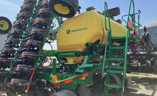 Image of John Deere N540C equipment image 3