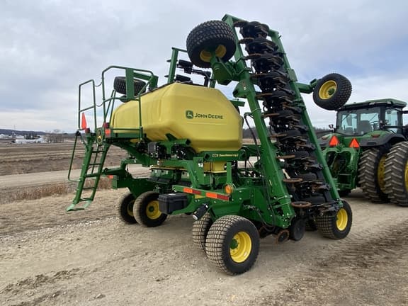 Image of John Deere N540C equipment image 4