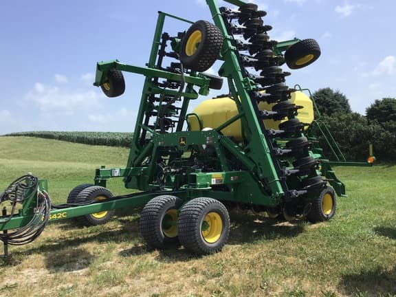 Image of John Deere N542C equipment image 1