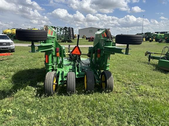 Image of John Deere R15 equipment image 4