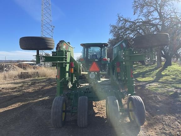 Image of John Deere R15 equipment image 3