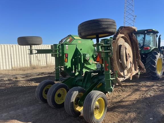 Image of John Deere R15 equipment image 4