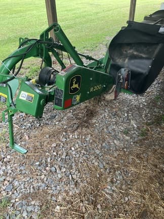Main image John Deere R200