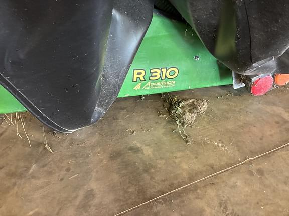 Image of John Deere R310 equipment image 4