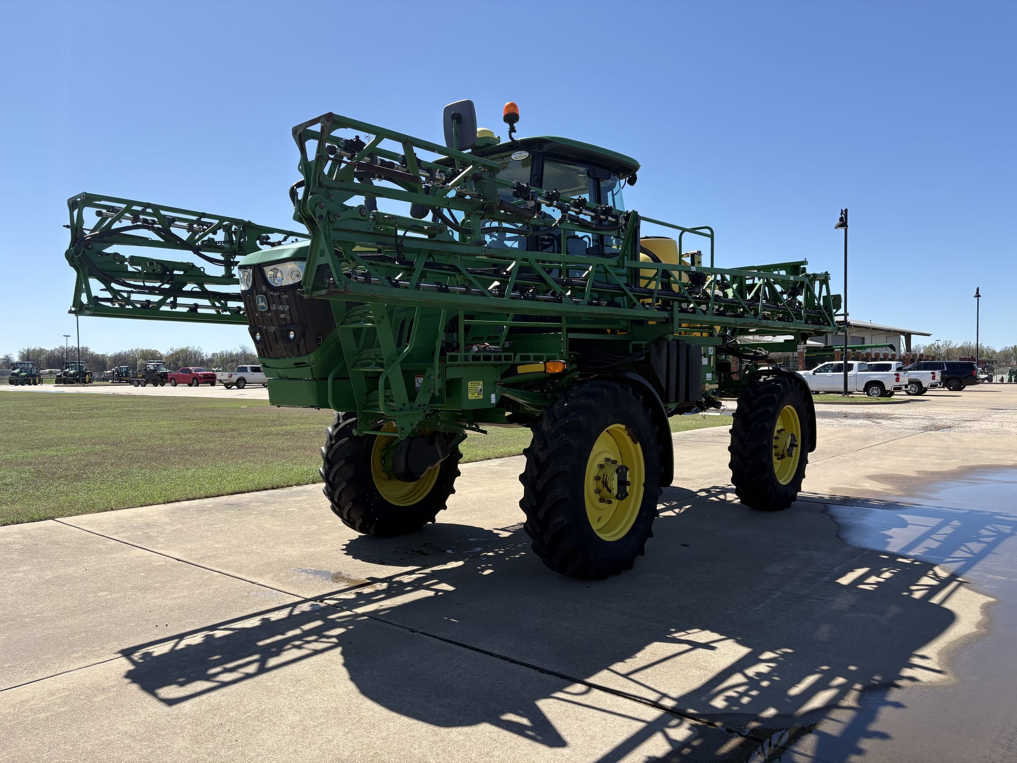 2020 John Deere R4023 Equipment Image0