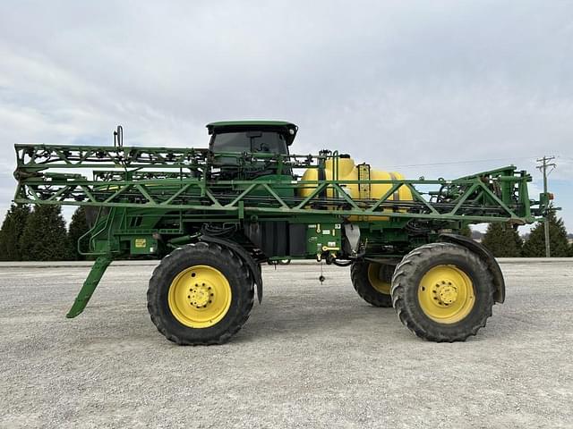 Image of John Deere R4023 equipment image 1