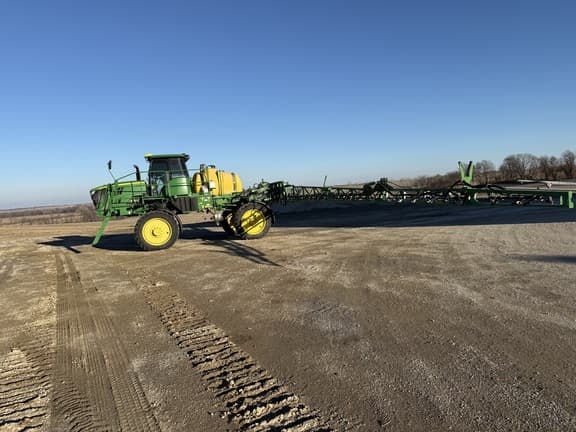 Image of John Deere R4023 equipment image 4