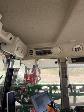 Image of John Deere R4023 equipment image 4