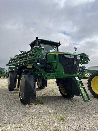 Image of John Deere R4030 equipment image 1