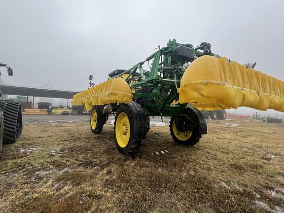 Image of John Deere R4030 equipment image 3