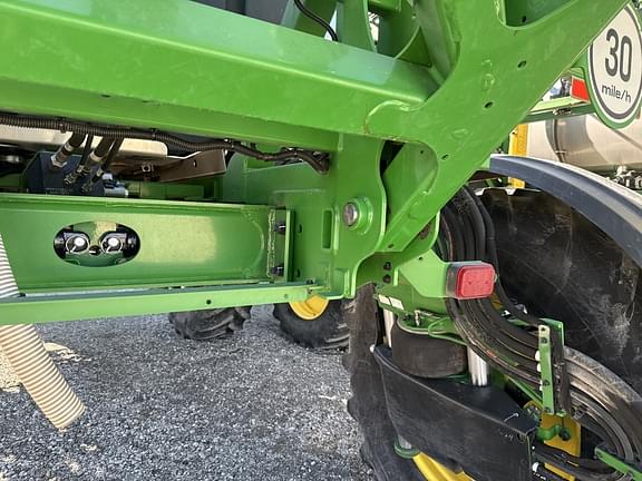 Image of John Deere R4030 equipment image 1