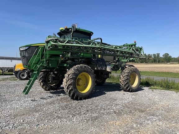 Image of John Deere R4030 equipment image 1