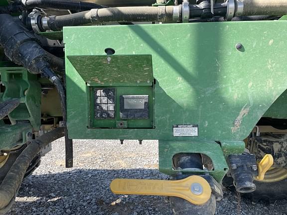 Image of John Deere R4030 equipment image 3