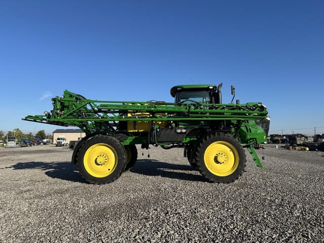 Image of John Deere R4030 equipment image 3