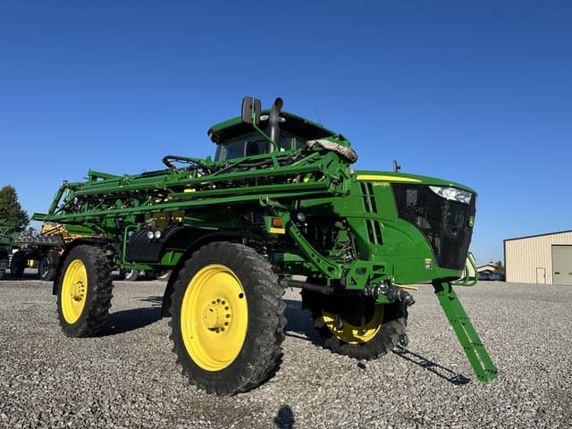 Image of John Deere R4030 equipment image 1