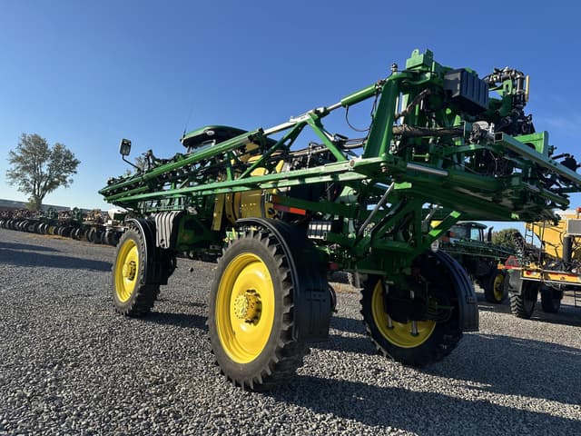 Image of John Deere R4030 equipment image 4