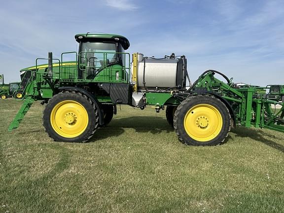 Image of John Deere R4030 equipment image 3