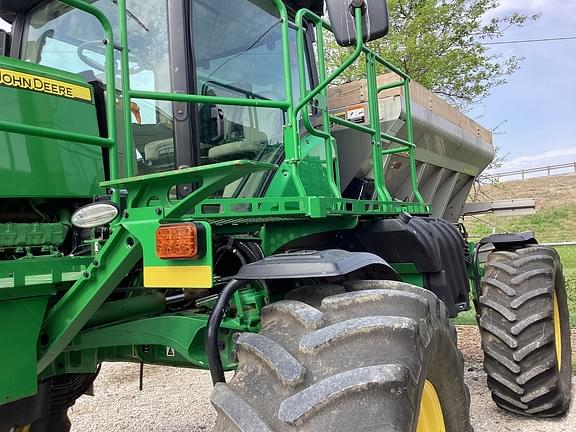 Image of John Deere R4030 equipment image 3