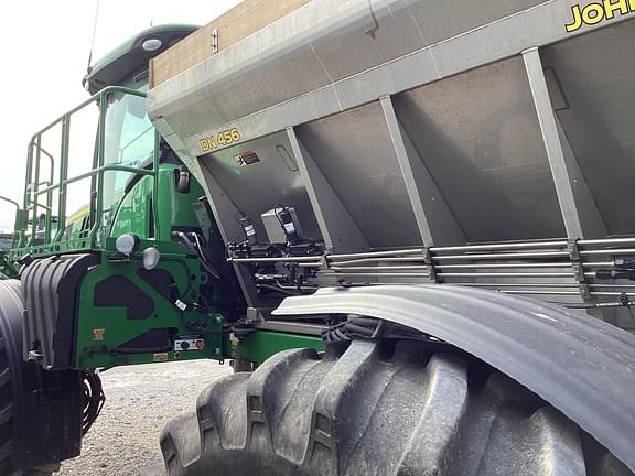 Image of John Deere R4030 equipment image 4