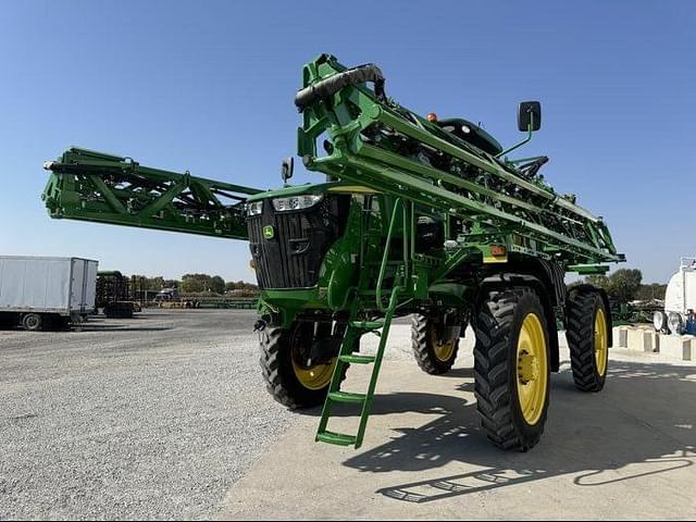 Image of John Deere R4030 equipment image 1