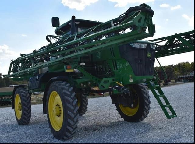 Image of John Deere R4030 equipment image 3