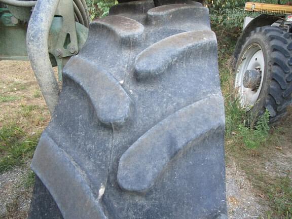 Image of John Deere R4030 equipment image 1