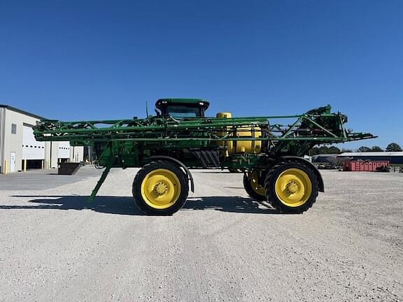 Image of John Deere R4030 equipment image 4