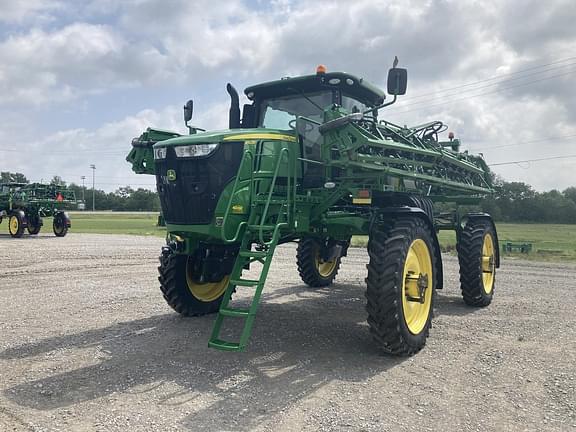 Image of John Deere R4030 equipment image 1