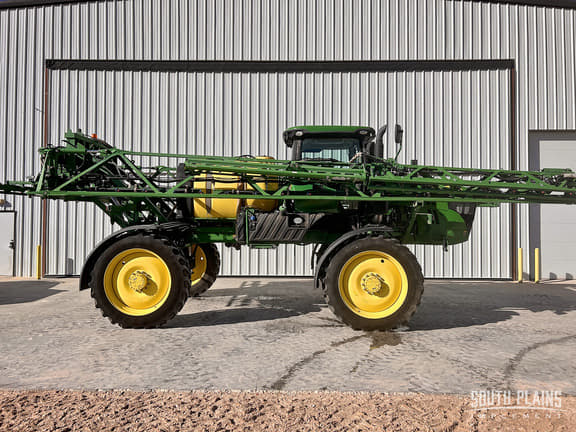 Image of John Deere R4030 equipment image 1
