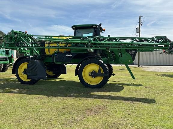 Image of John Deere R4030 equipment image 4