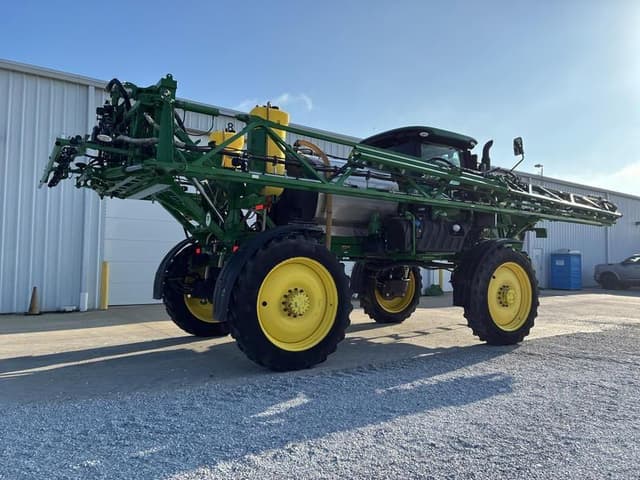 Image of John Deere R4030 equipment image 3