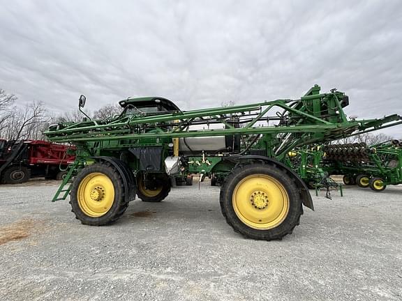 Image of John Deere R4030 equipment image 1