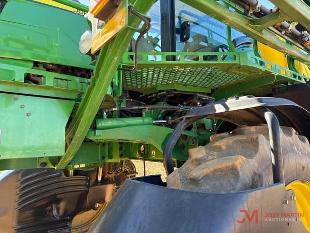 Image of John Deere R4030 equipment image 4